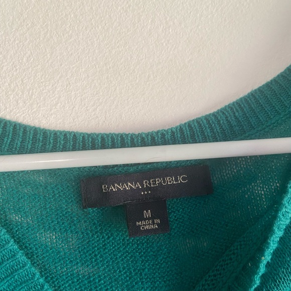 Green Sleeveless Sweater - Picture 2 of 3